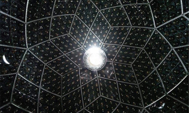Liquid scintillator tank | Hamamatsu Photonics